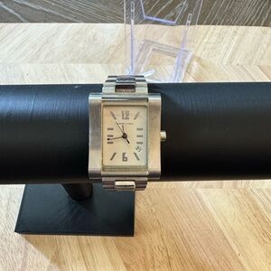 Vintage Hamilton Gramercy stainless steel rectangular quartz watch!